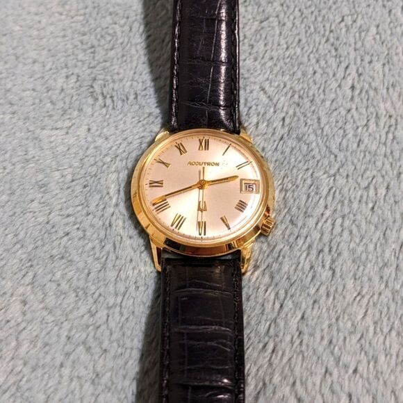 Vintage Ltd Edition 1967 Men's Accutron/Bulova w/Date 18K Gold Case-Waterproof - Picture 9 of 17